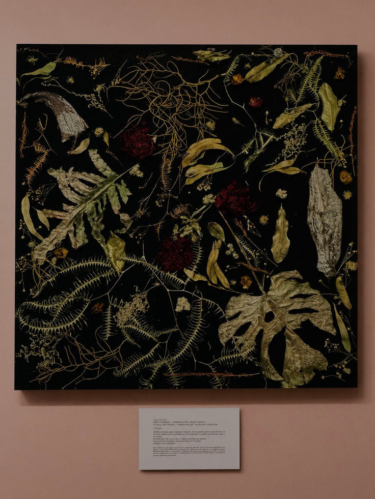 OBRA MURAL — PEONIAS DEL REINO NEGRO / MURAL ARTWORK — PEONIES OF THE BLACK KINGDOM